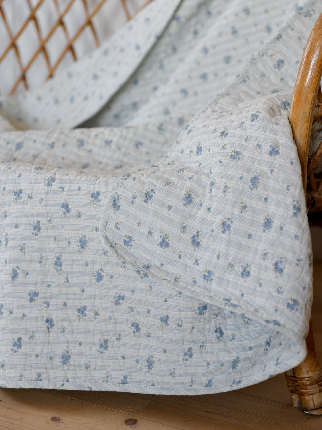 Rosalie Pastel Blue Floral Stripe Quilt 140 x 180cm – Mon Pote