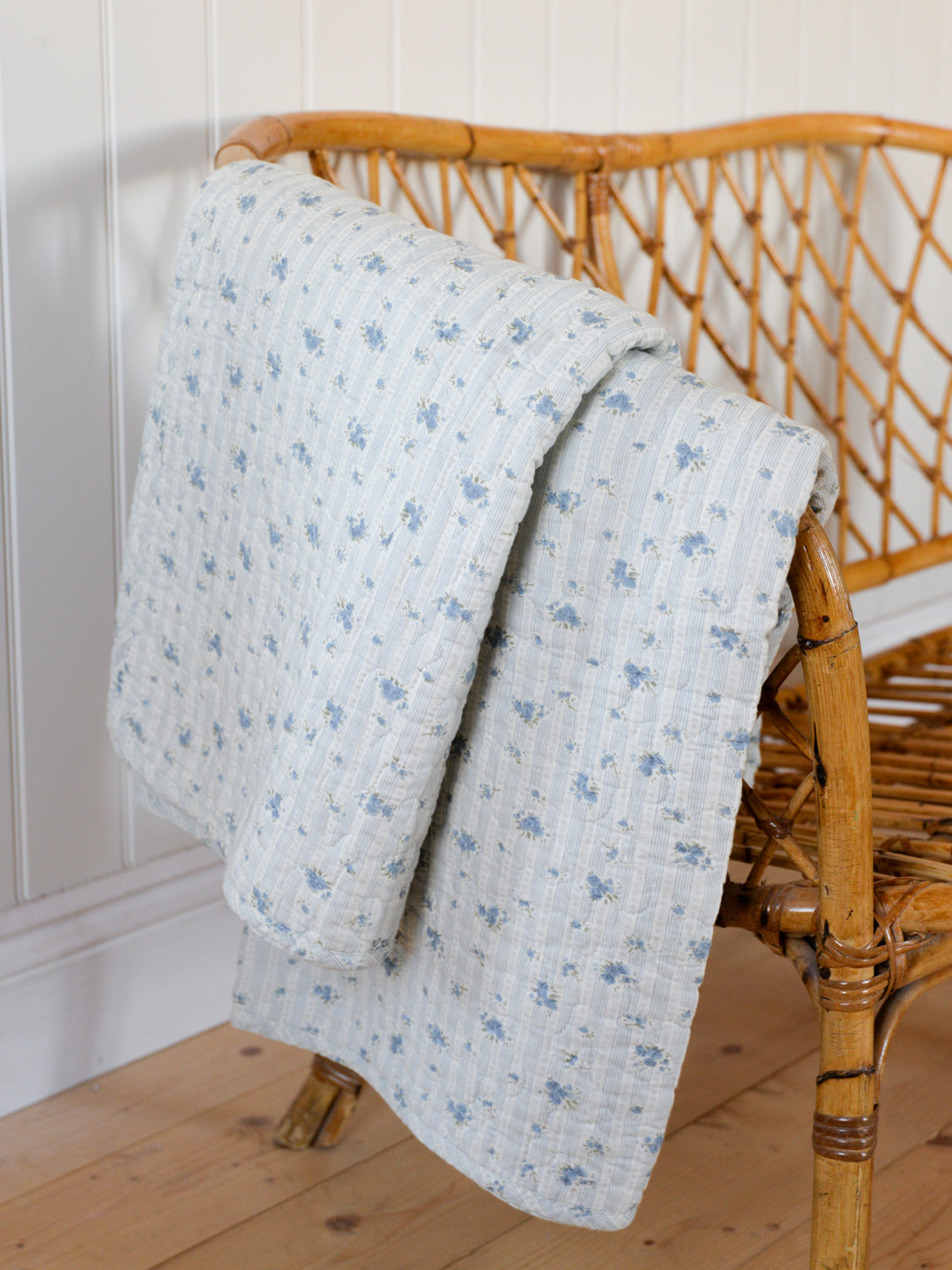 Rosalie Pastel Blue Floral Stripe Quilt 140 x 180cm – Mon Pote