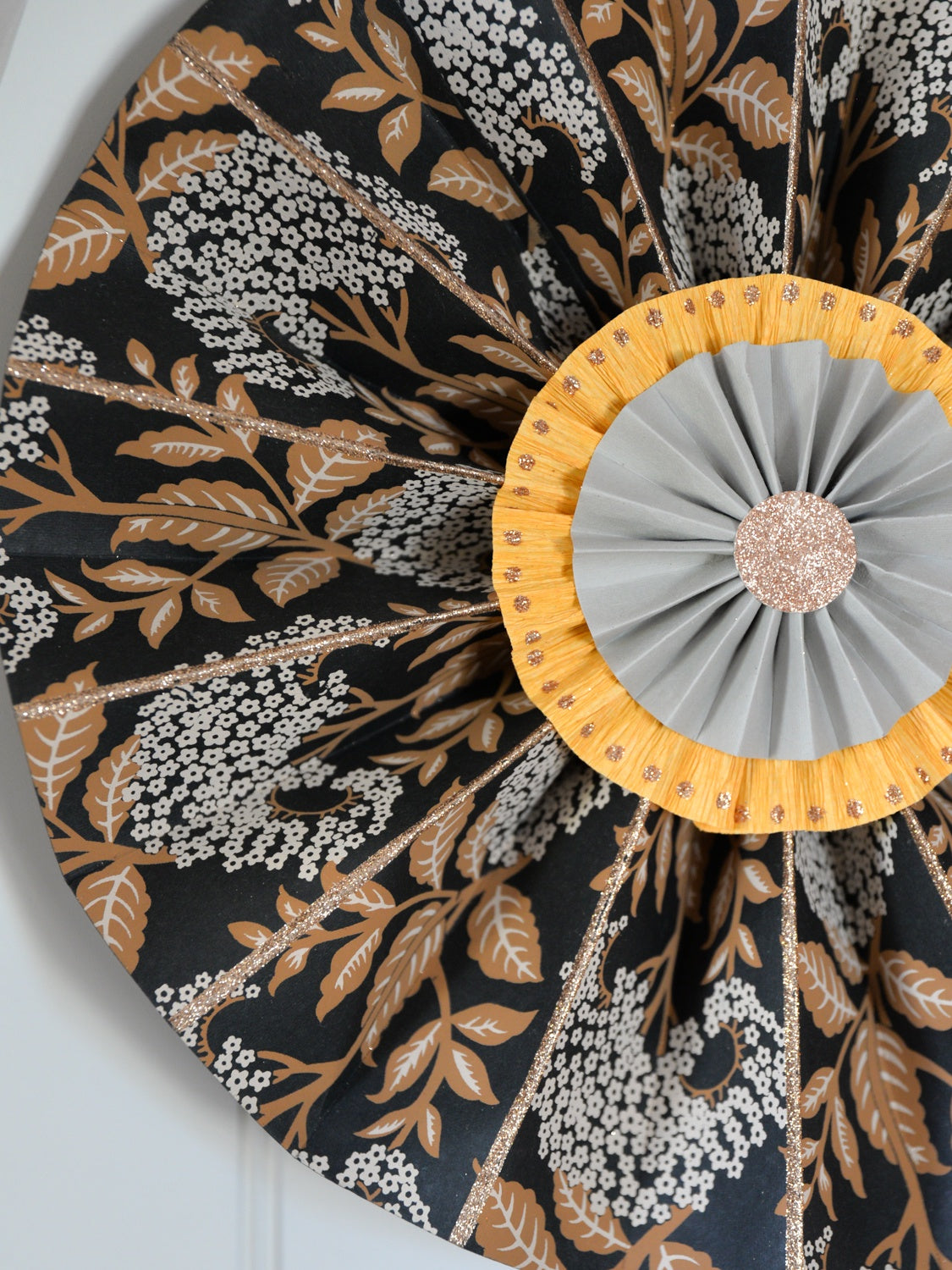 Paper Rosette Calla Elderflower 40 cm / Walnut