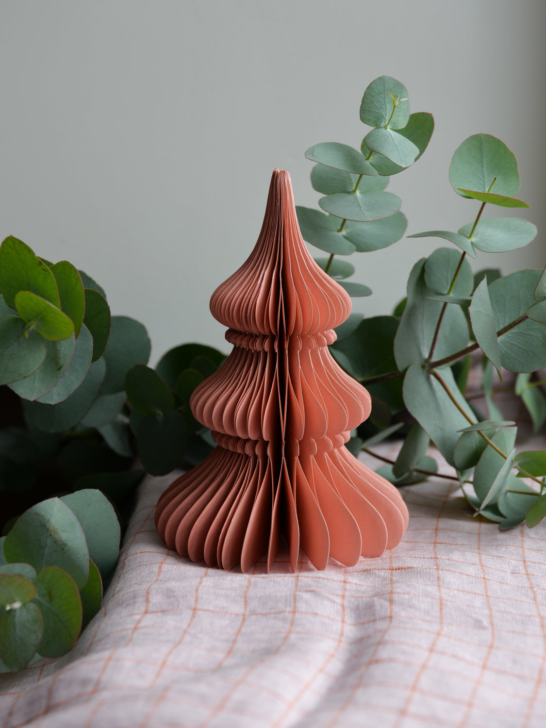 Honeycomb Tree Noble / Tea Rose