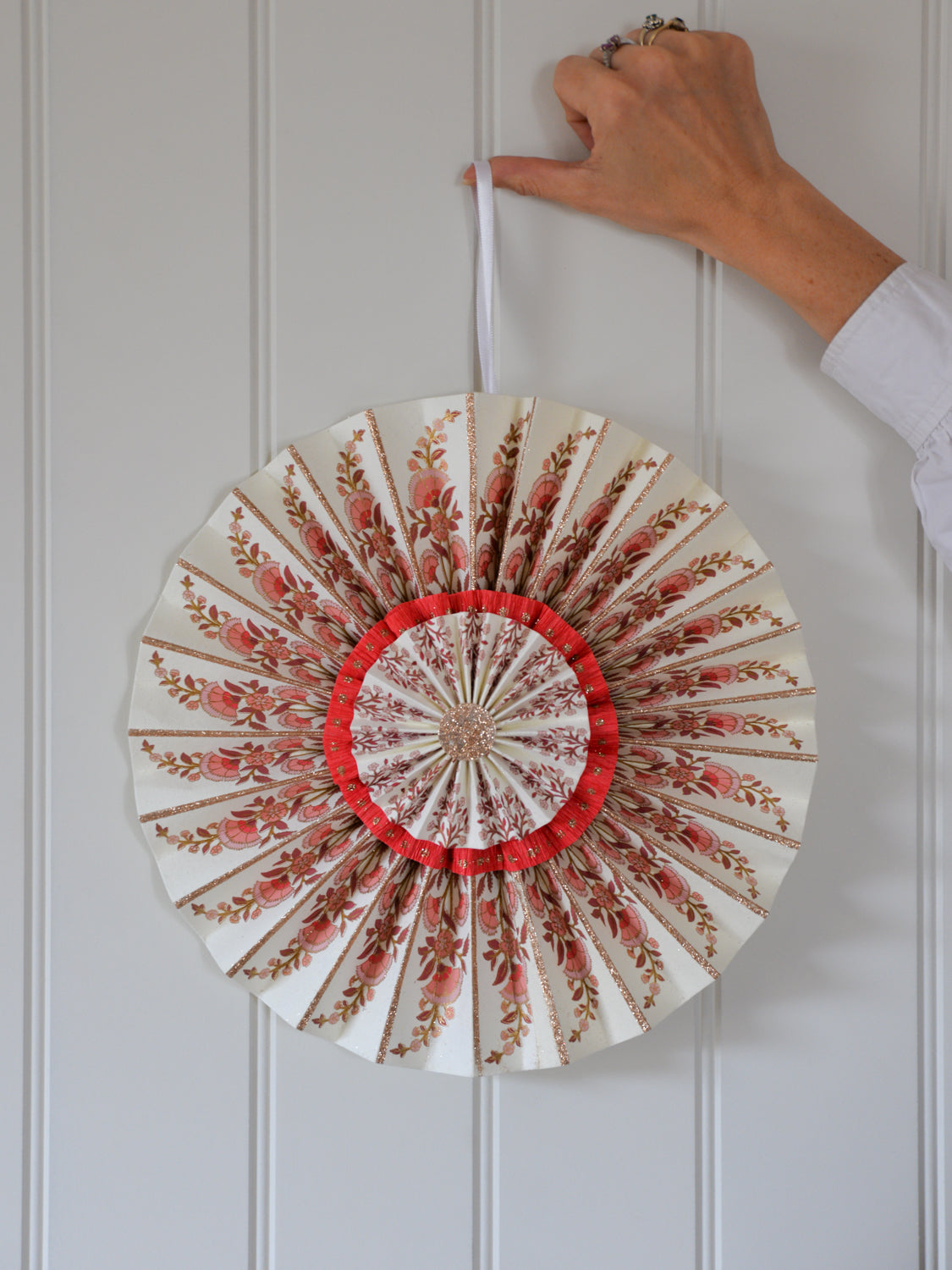 Paper Rosette Calla Berry 30 cm