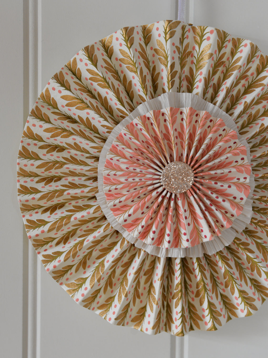 Paper Rosette Naya Tea Rose 20 cm