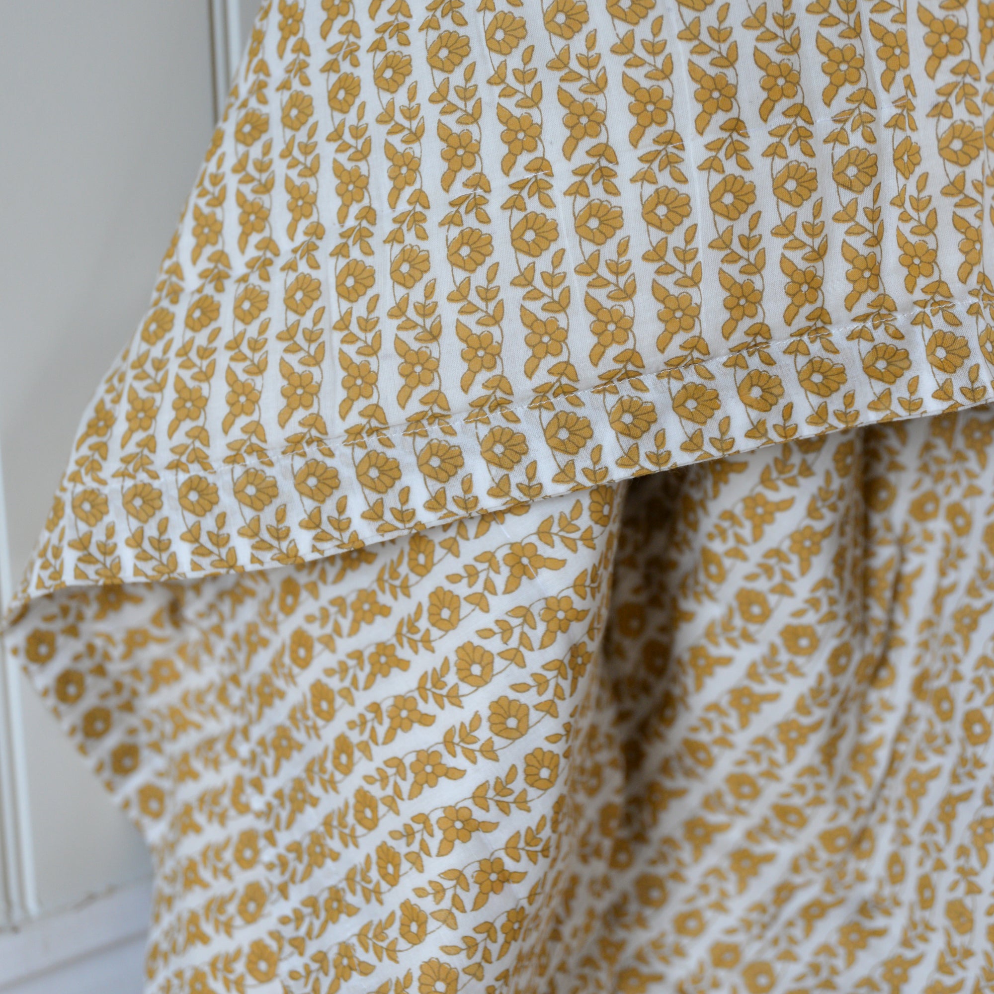 Soft Cotton Quilt / Celia Yellow and White Floral