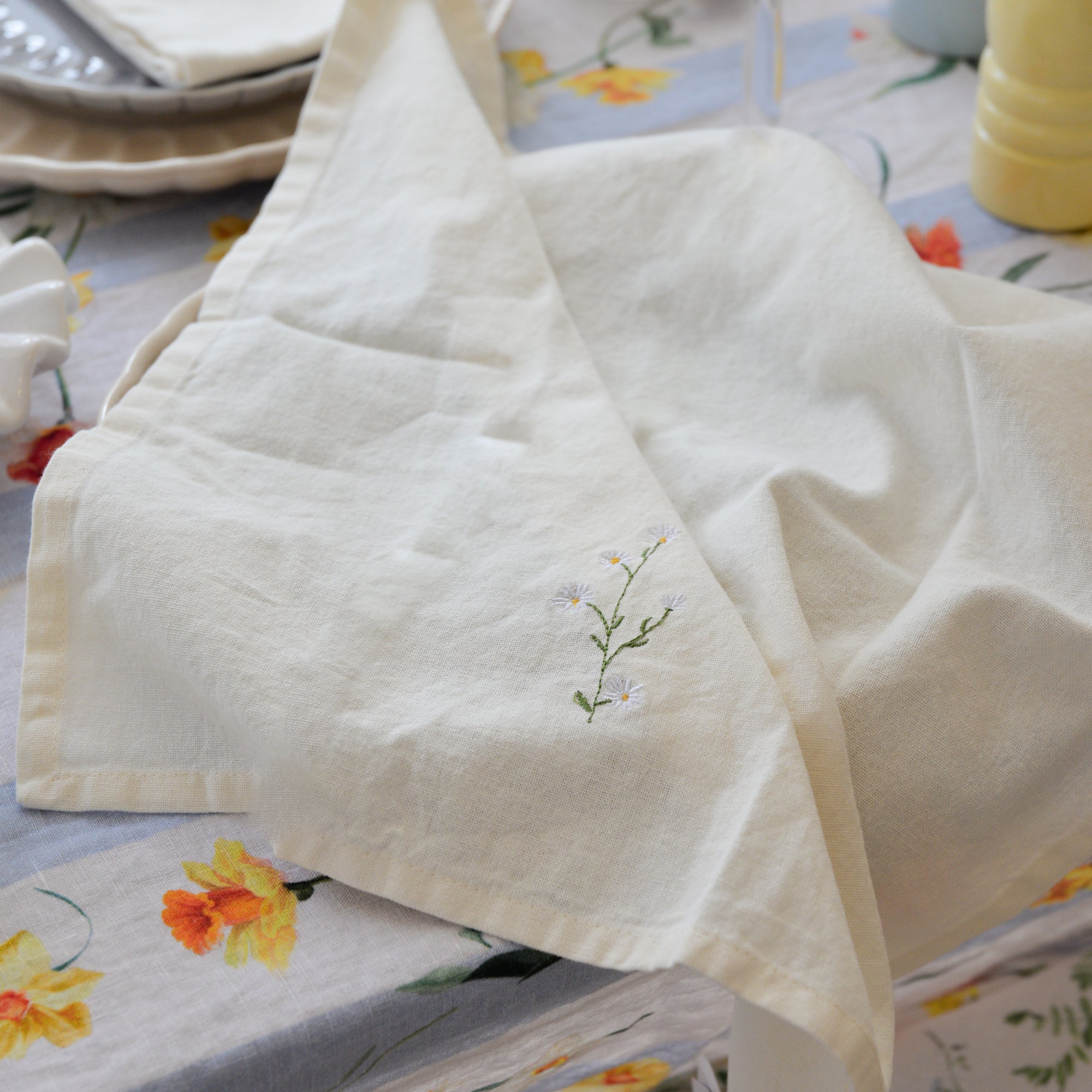 Daisy Embroidered Floral Napkin