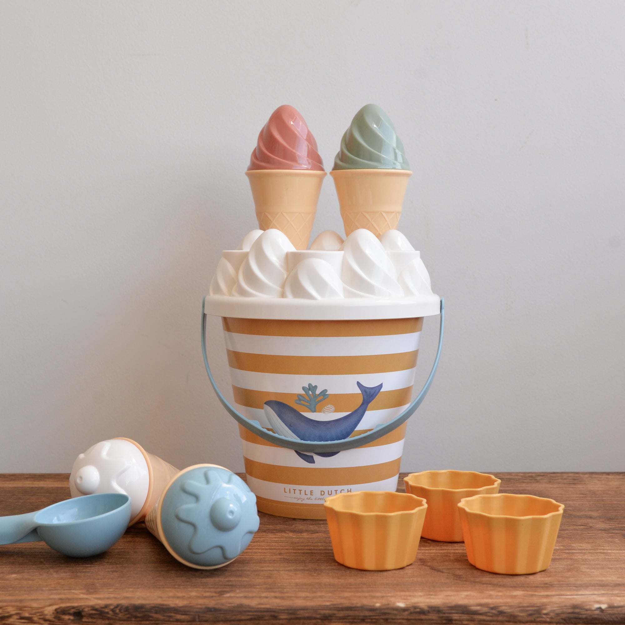 Ice Cream Beach Bucket Set / Colours
