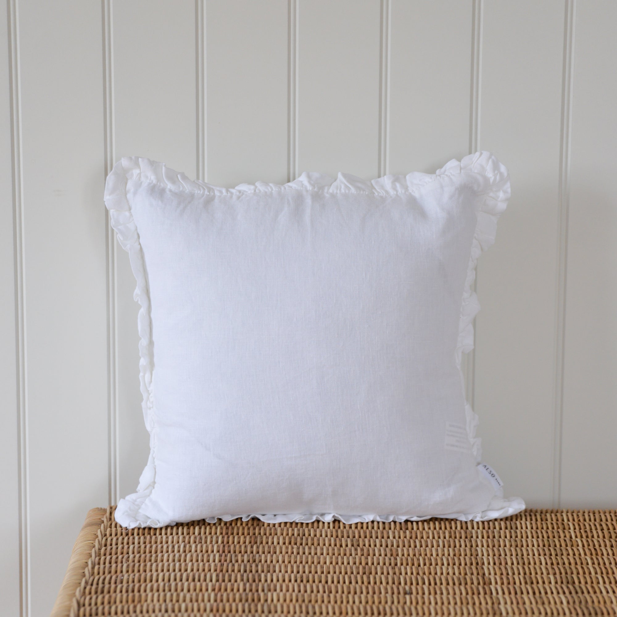 Oli Ruffle Cushion White 40x40cm