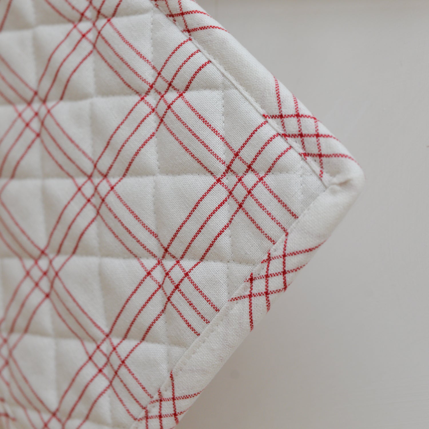 Check Pot Holder / Red
