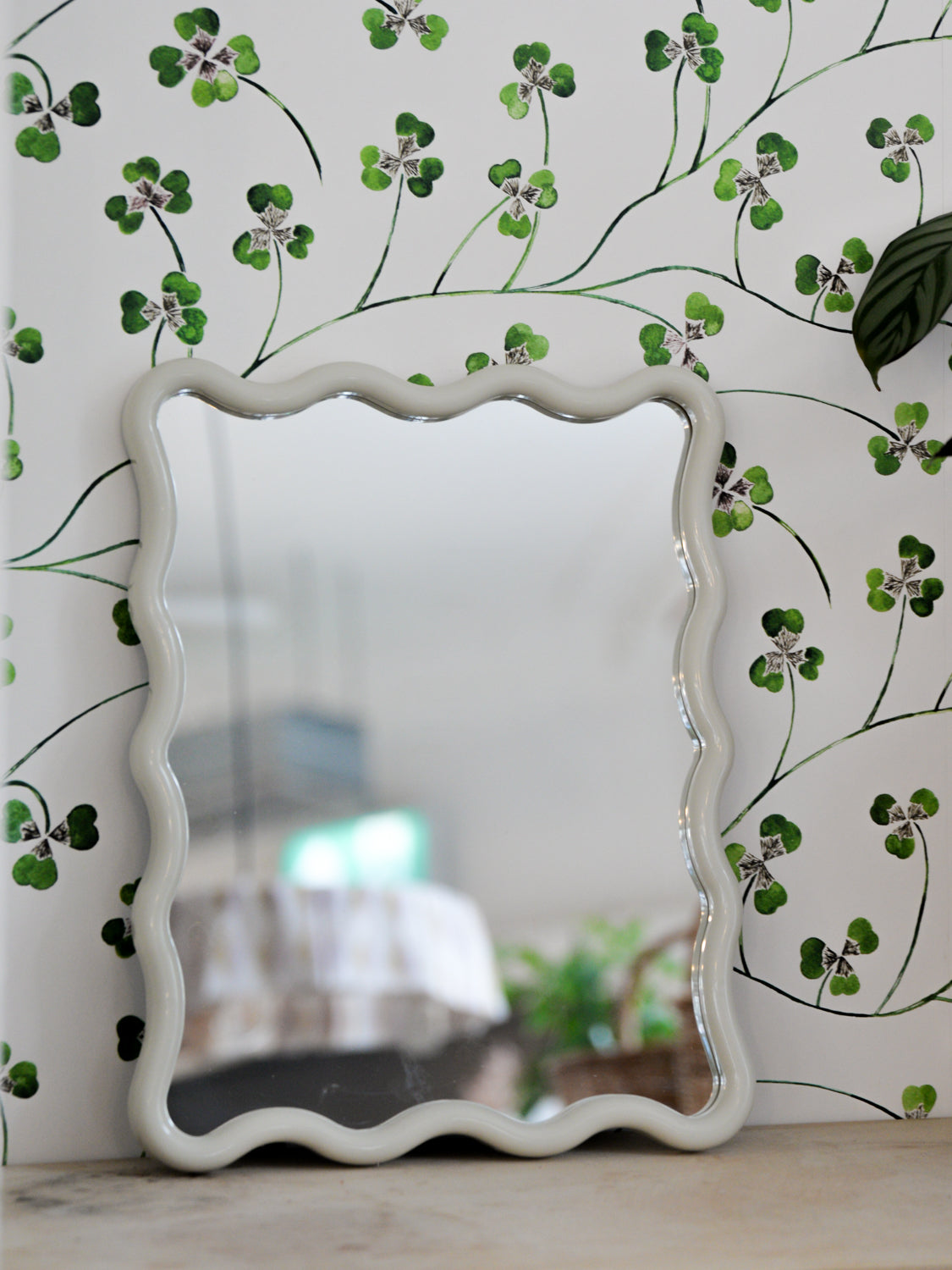 Small Wavy Rectangular Mirror / Ivory