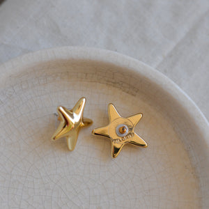 Force Starfish Shaped Earrings / Gold
