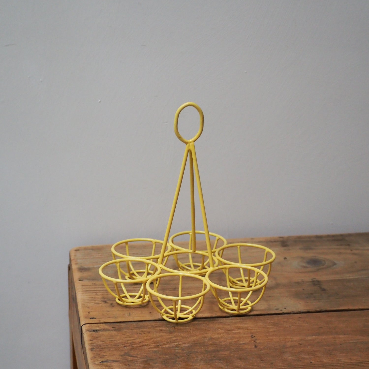 Painted Wire Egg Stand / Small