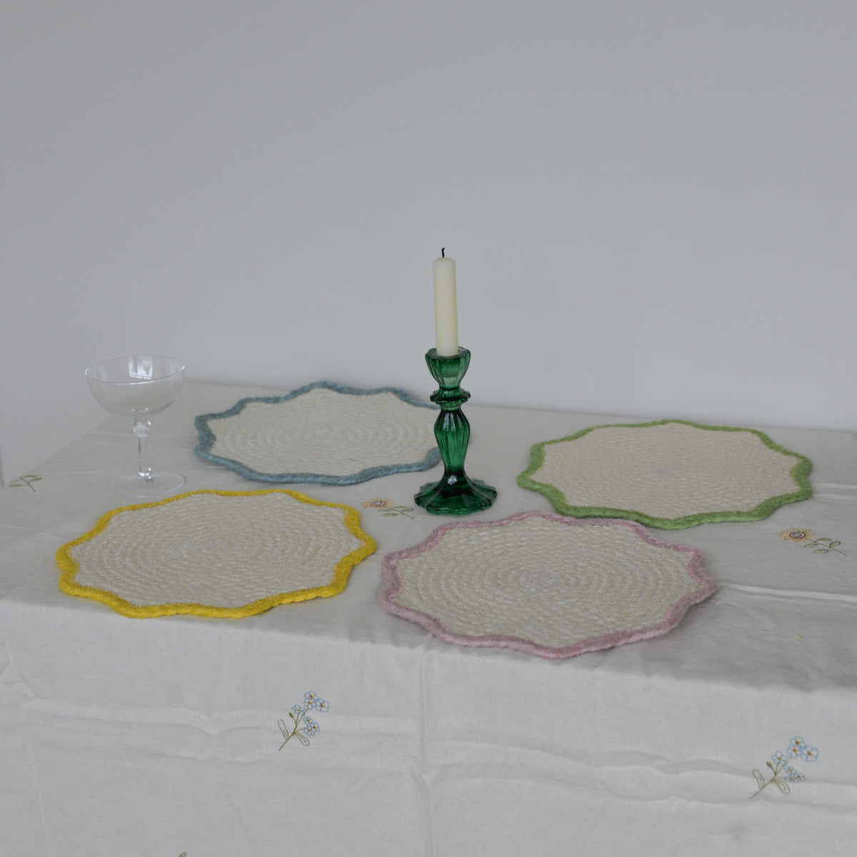 Braided Scalloped Placemats / Colours Mon Pote