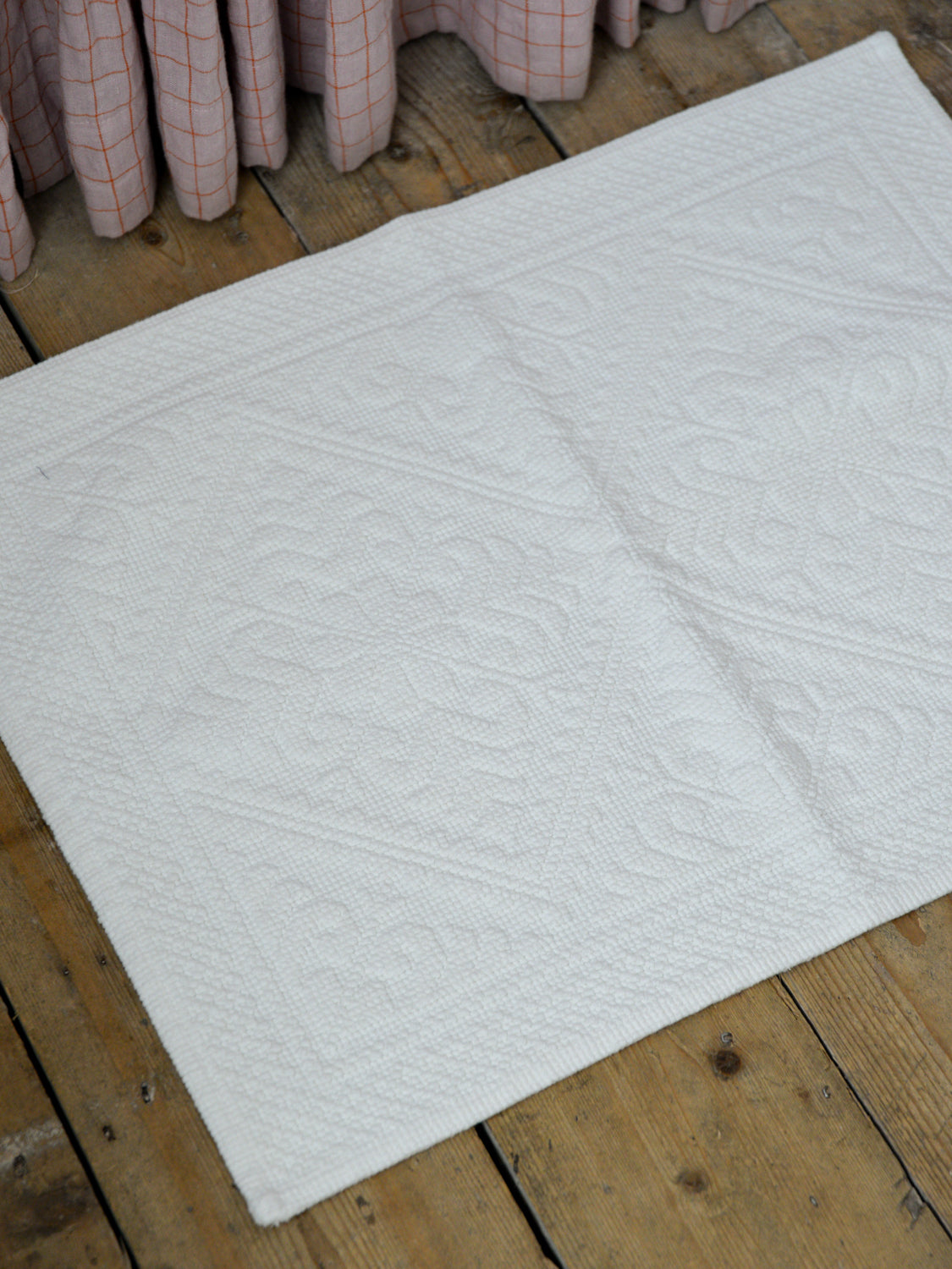 Enzo Cotton Bath Mat / White