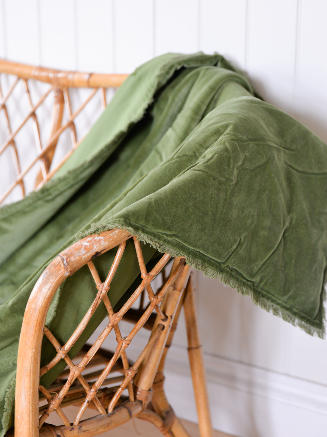 Fara Cotton Velvet Throw 135 x 200 / Eucalyptus