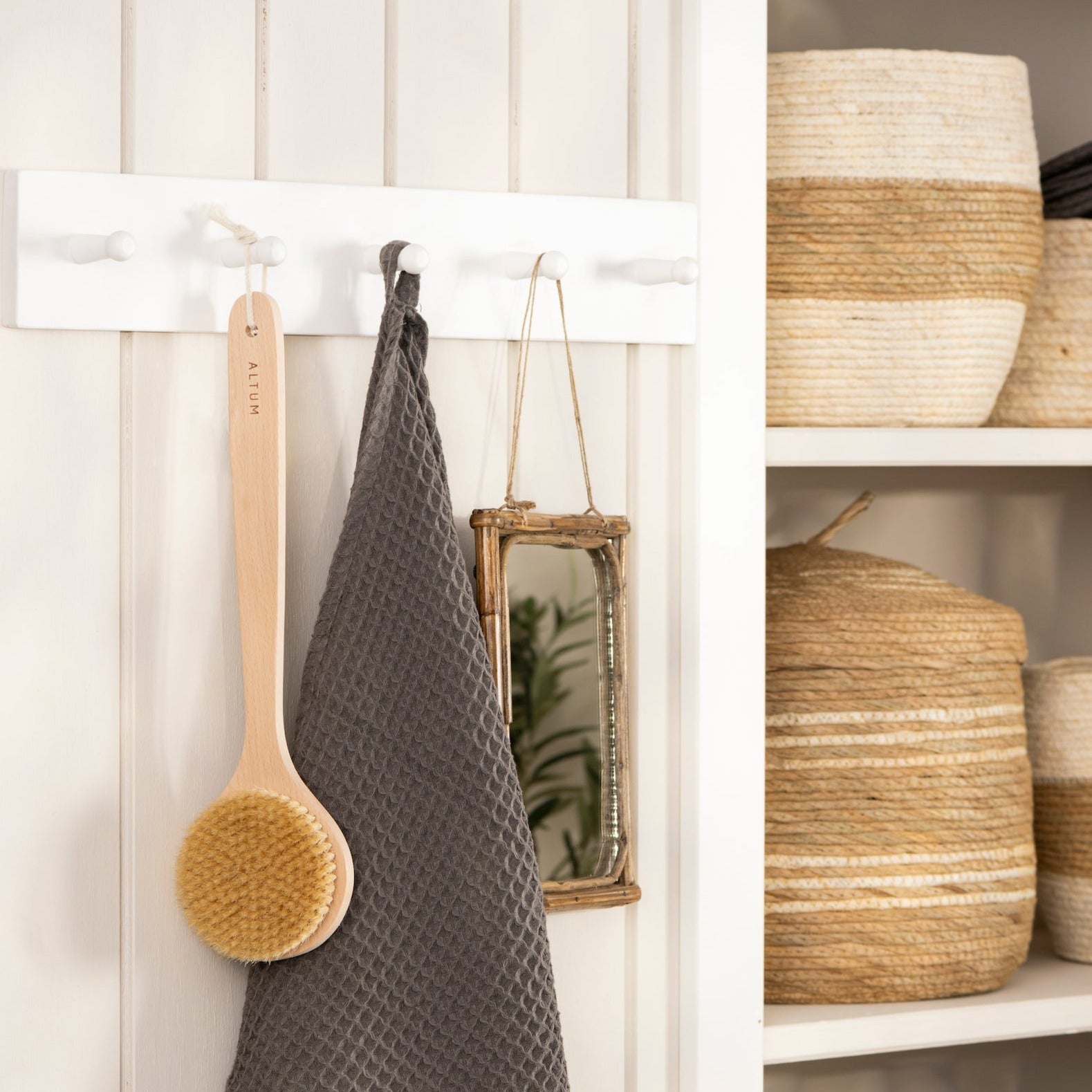 White Hook Rack / 5 Hooks