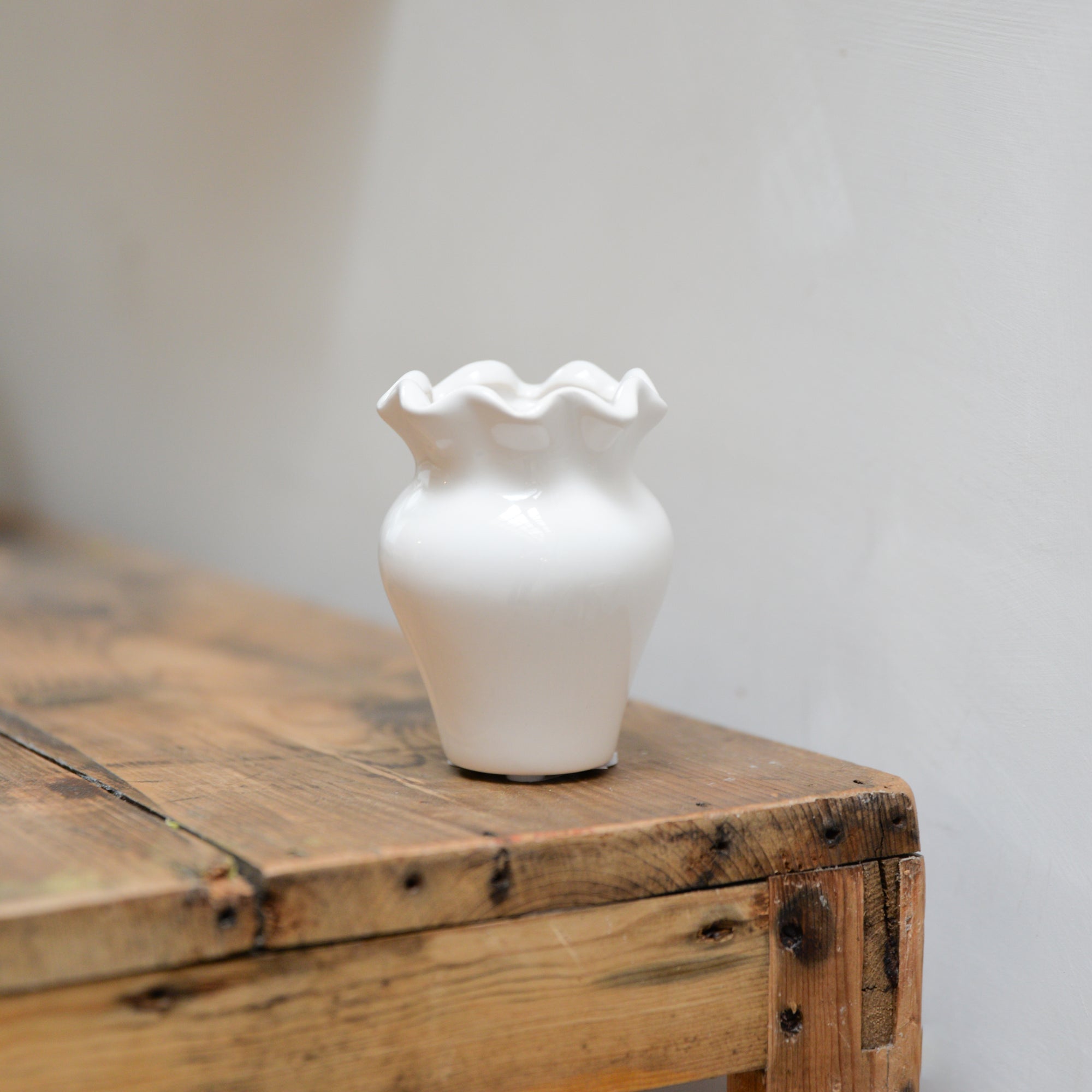 Evelina White Glazed Scalloped Mini Vase