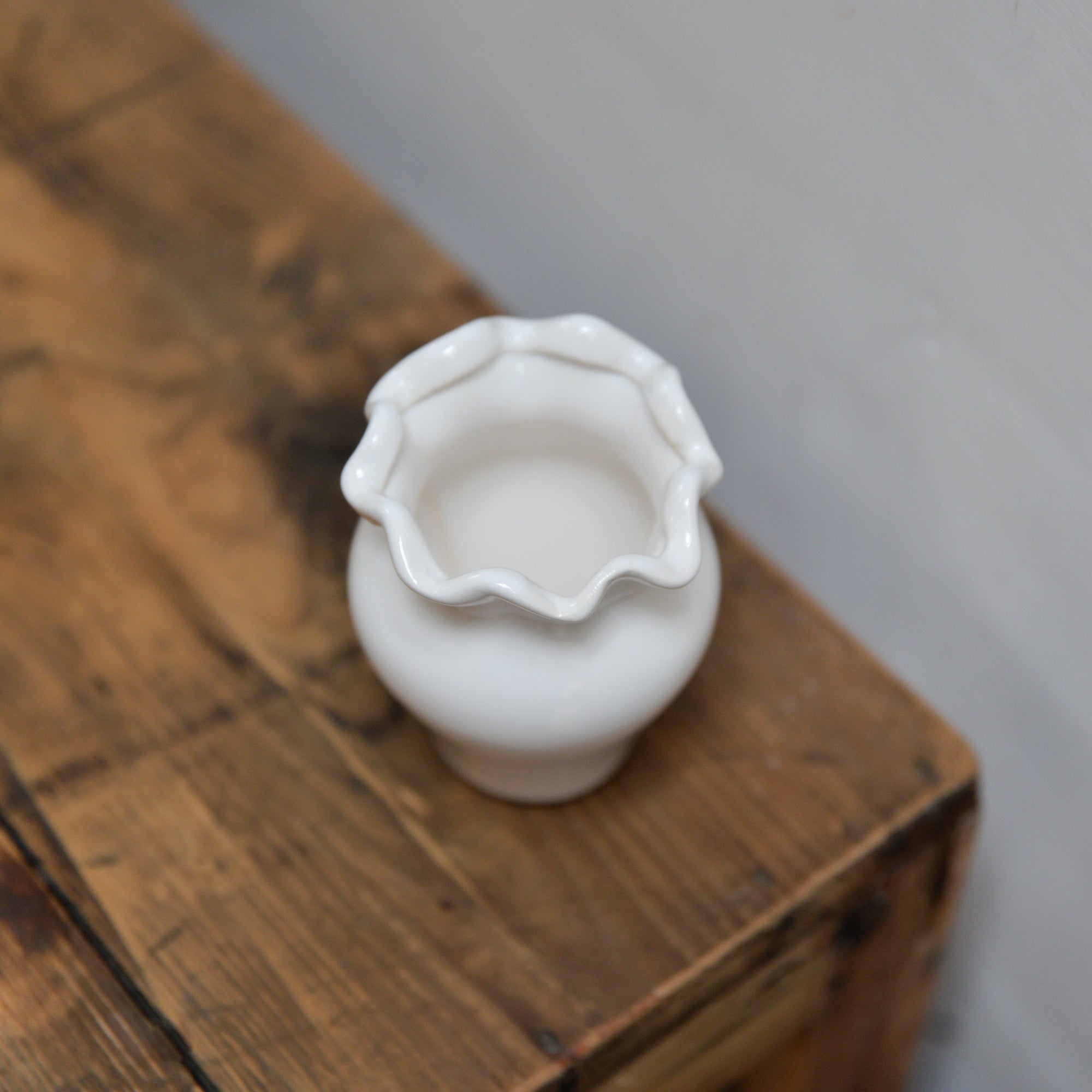 Evelina White Glazed Scalloped Mini Vase