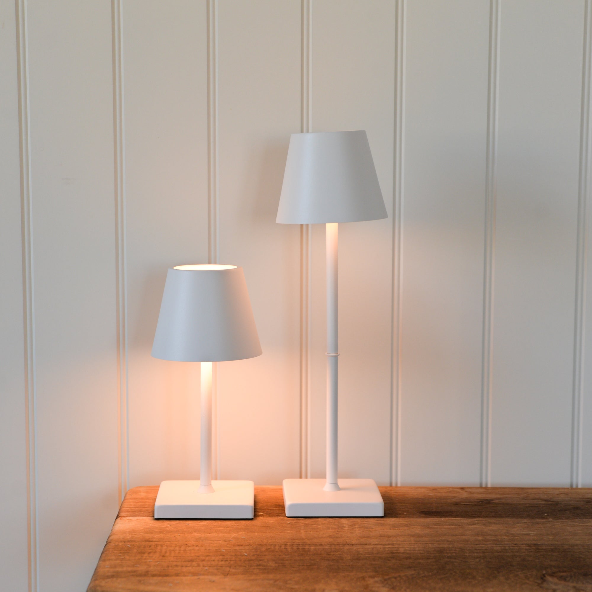 Siena Rechargeable LED Table Lamp / White