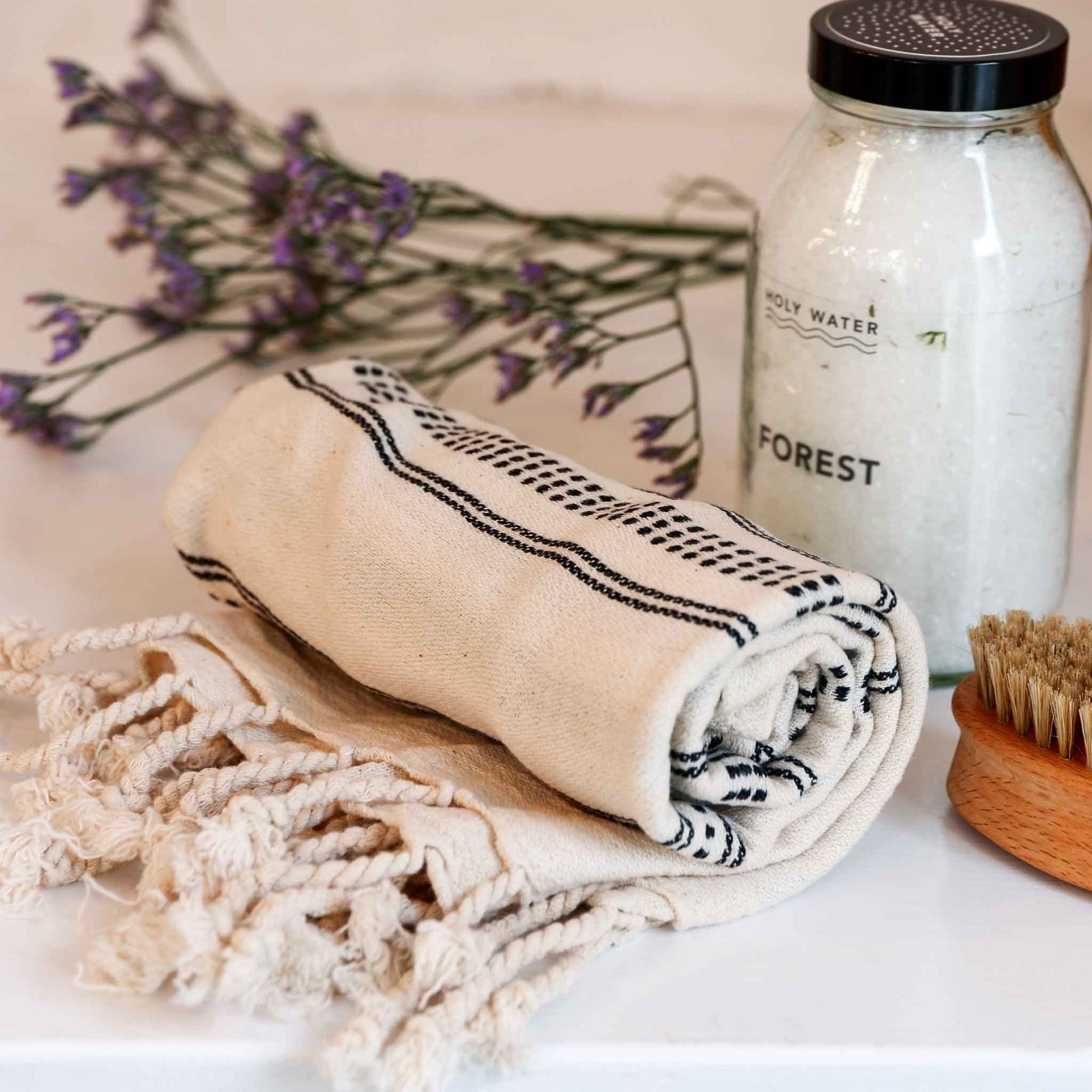 Hamman towel natural with black woven detail