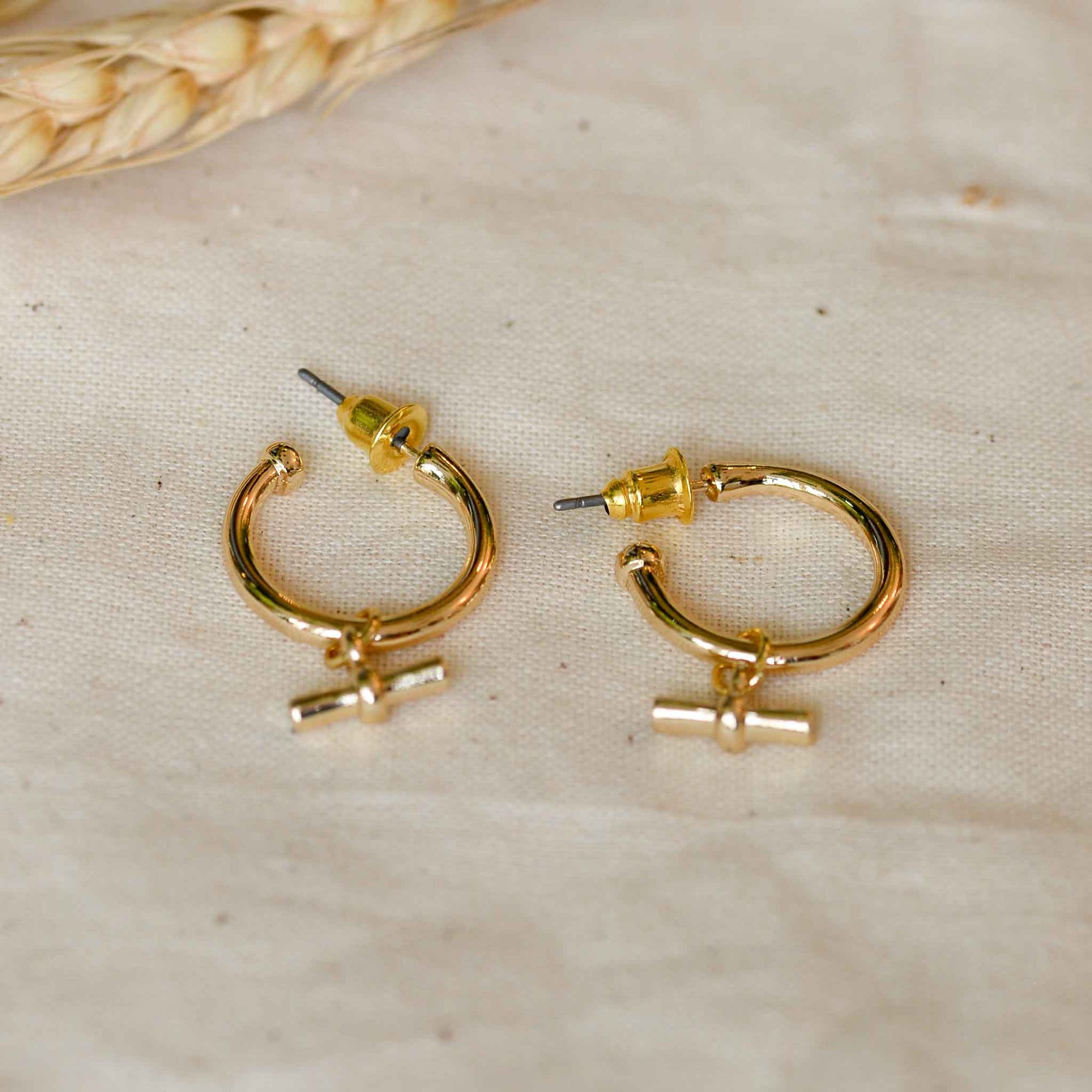 big-metal-t-bar-earrings-gold
