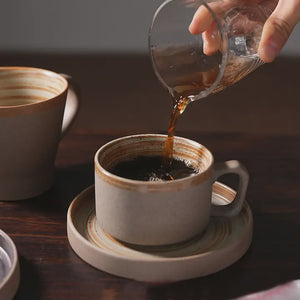 Stoneware Saucer / Brown