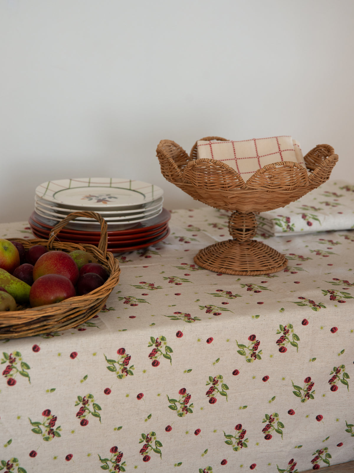 Patterned Rectangular Tablecloth / Cherry Print