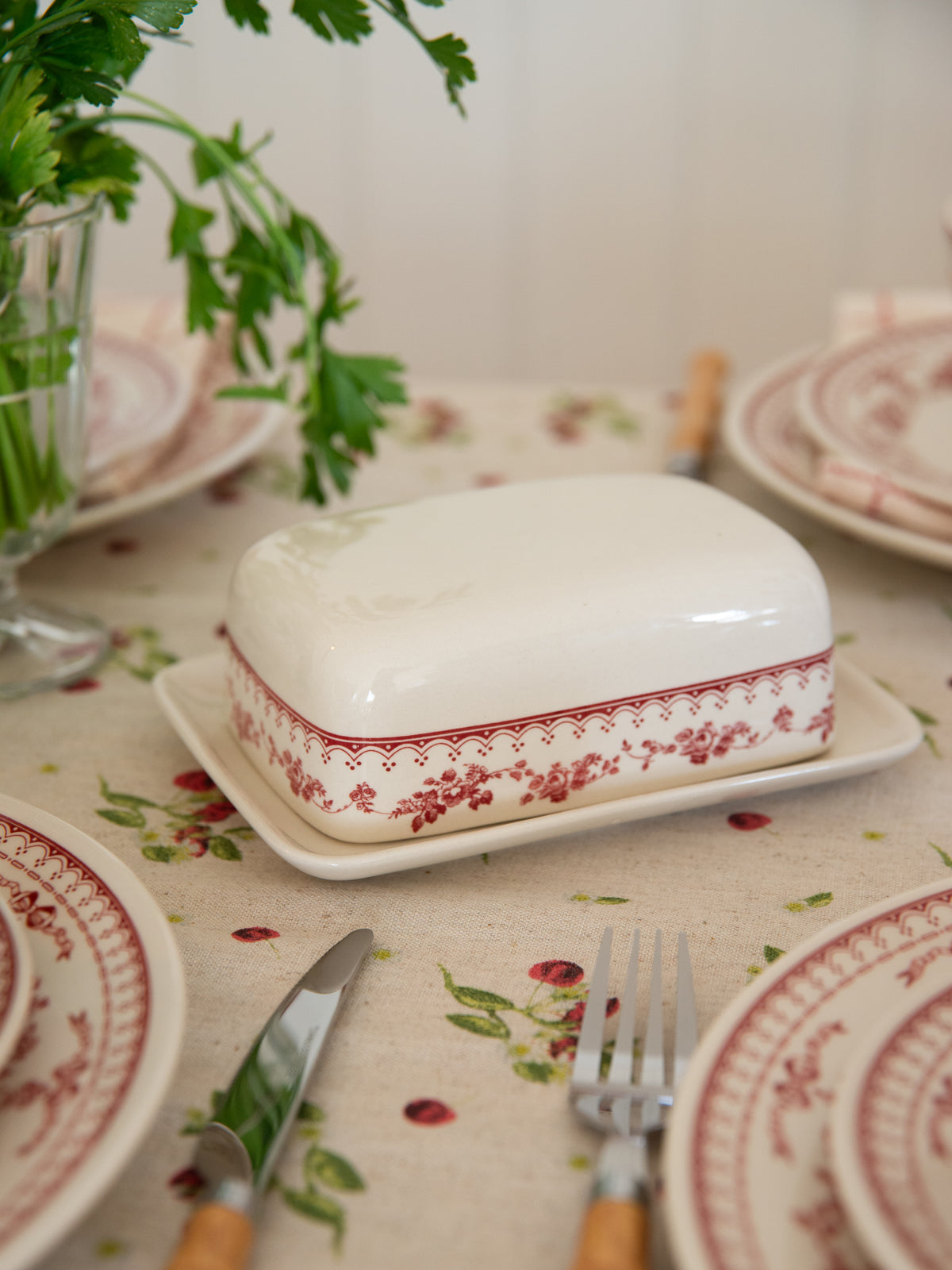Faustine Patterned Floral Butter Dish / Burgundy