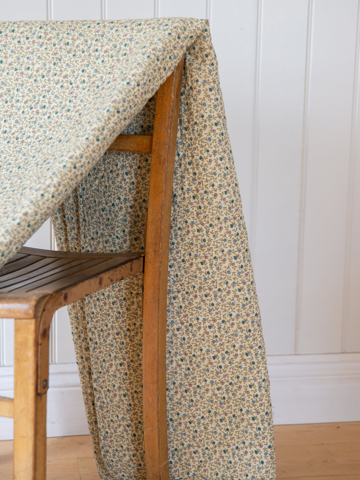 Cream with Blue Flowers Quilt