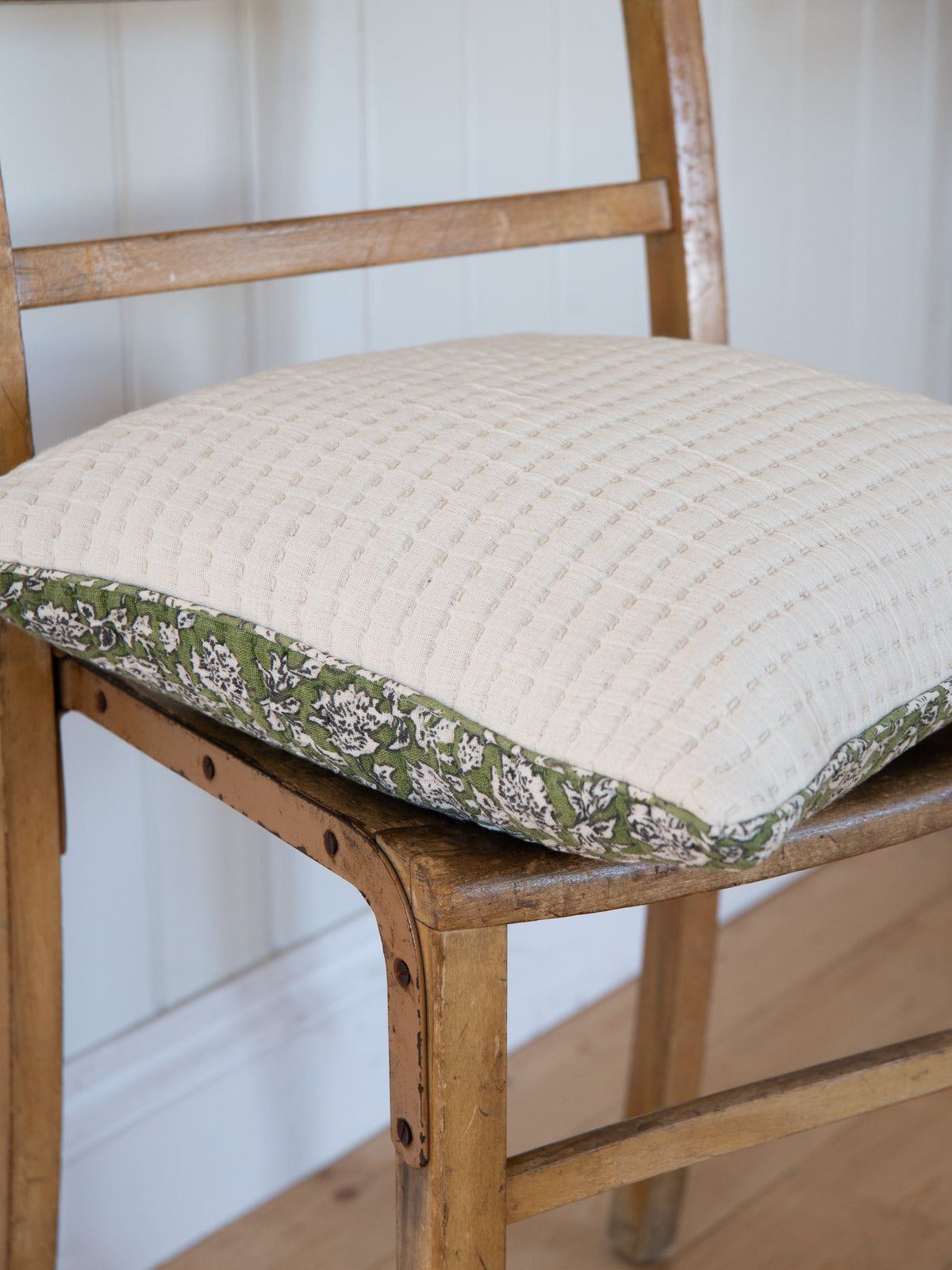 Floral Quilted Cushion / Olive