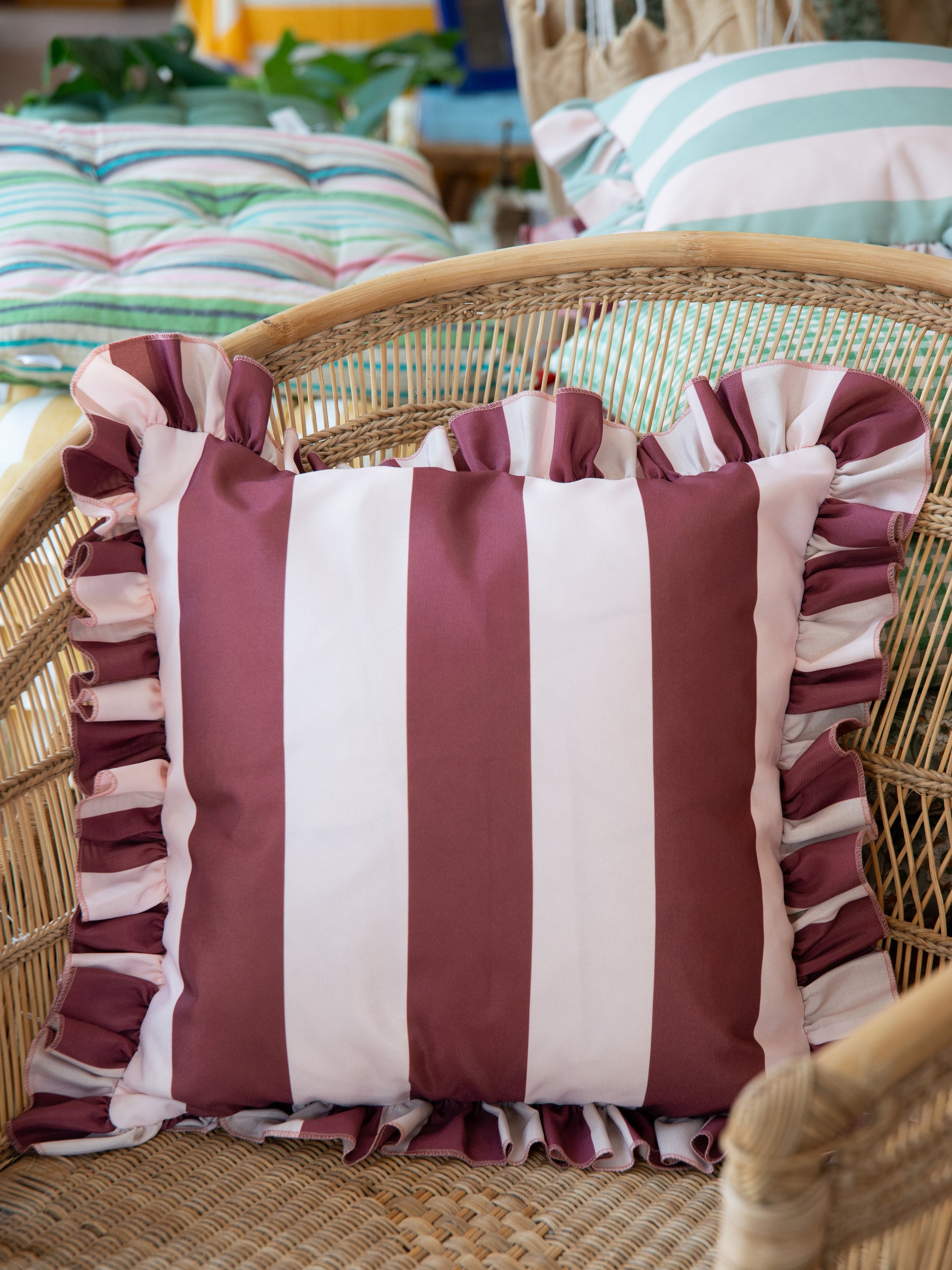 Outdoor Striped Ruffle Cushion Cover /  Burgundy &amp; Pink / 45 x 45 cm