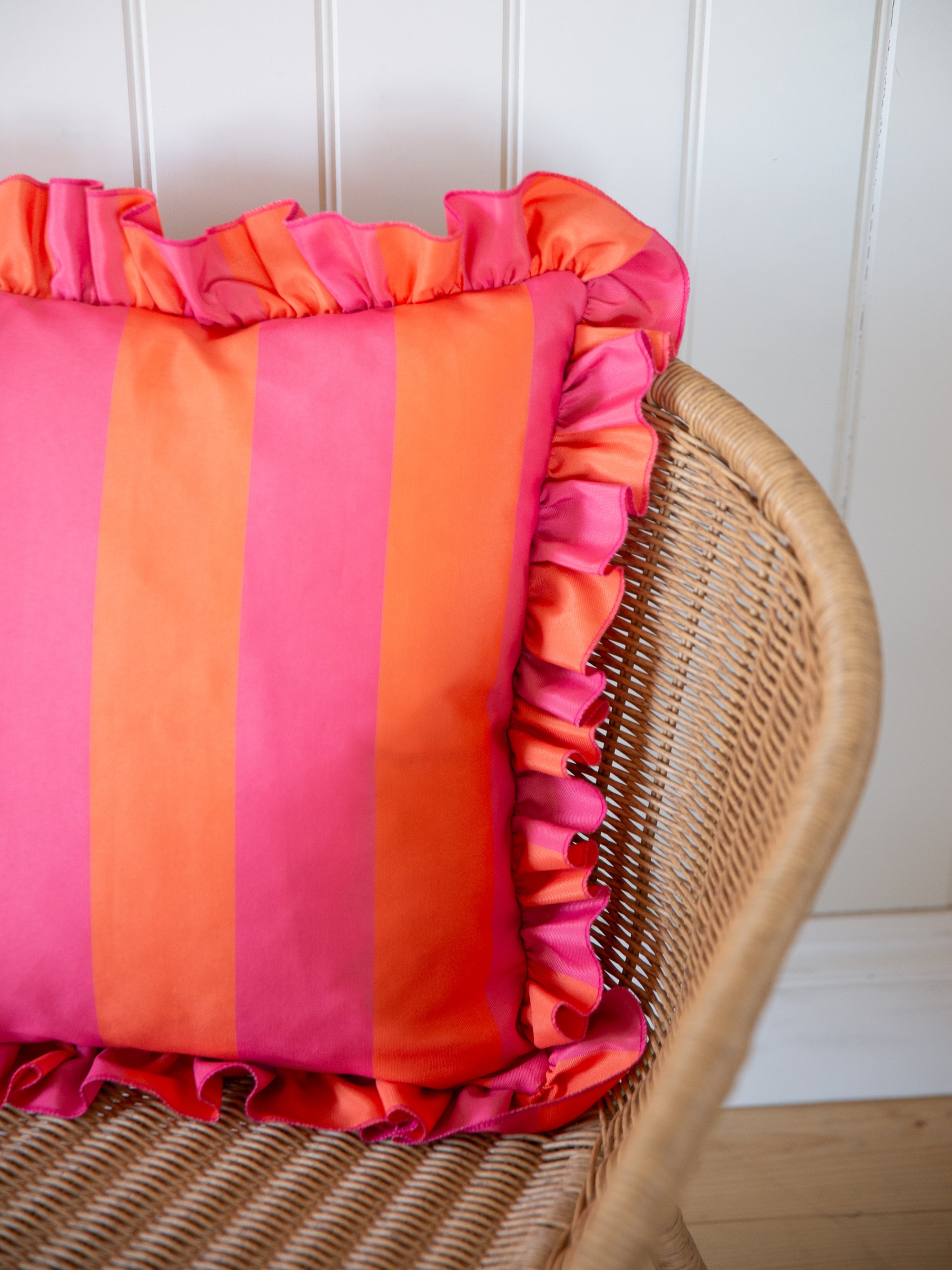 Outdoor  Striped Ruffle Cushion Cover / Pink &amp; Orange / 45 x 45 cm