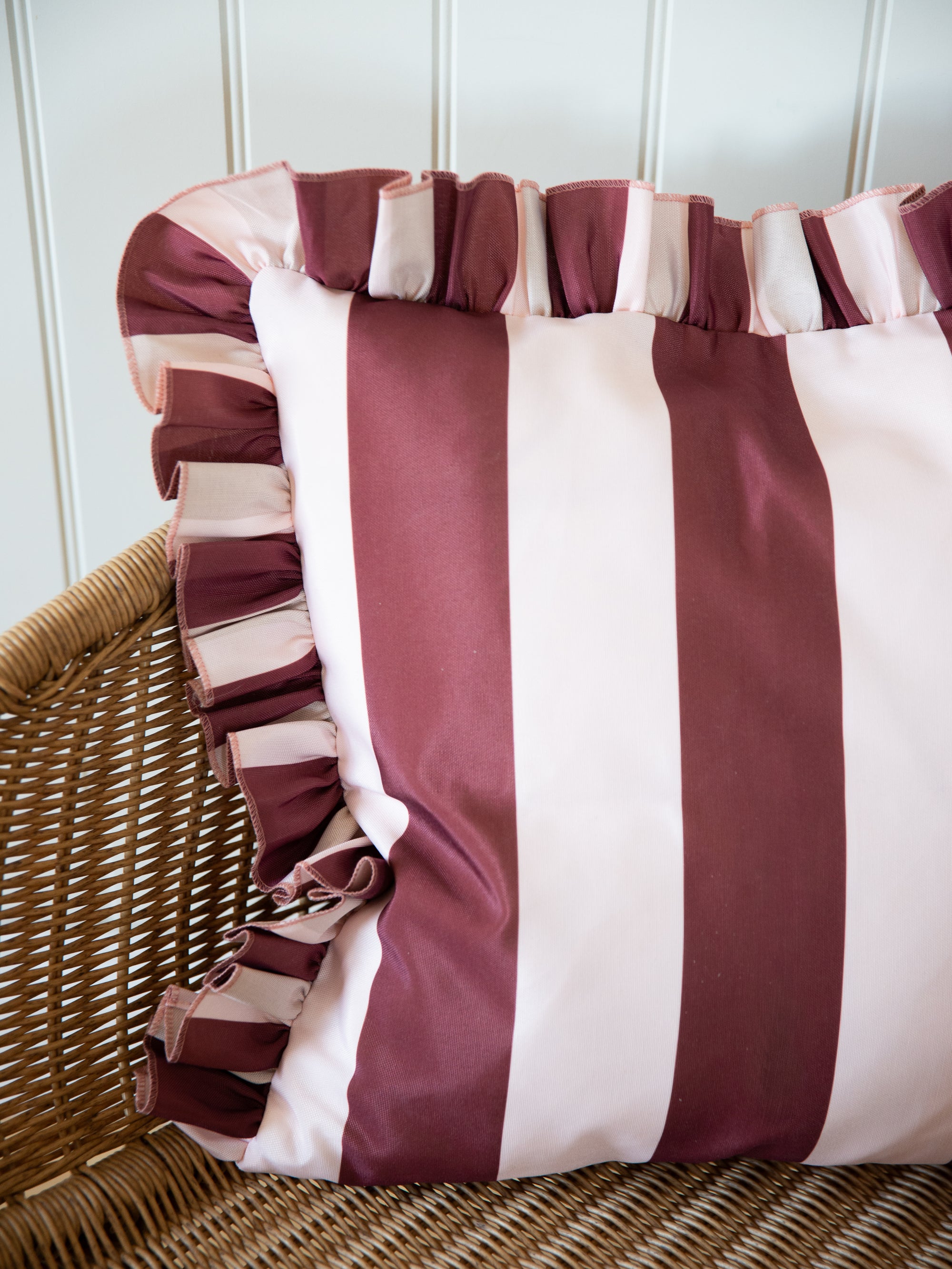 Outdoor Striped Ruffle Cushion Cover /  Burgundy &amp; Pink / 45 x 45 cm