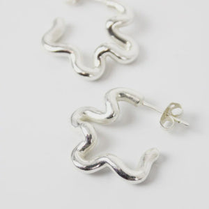 Wiggle Silver Earrings / Medium