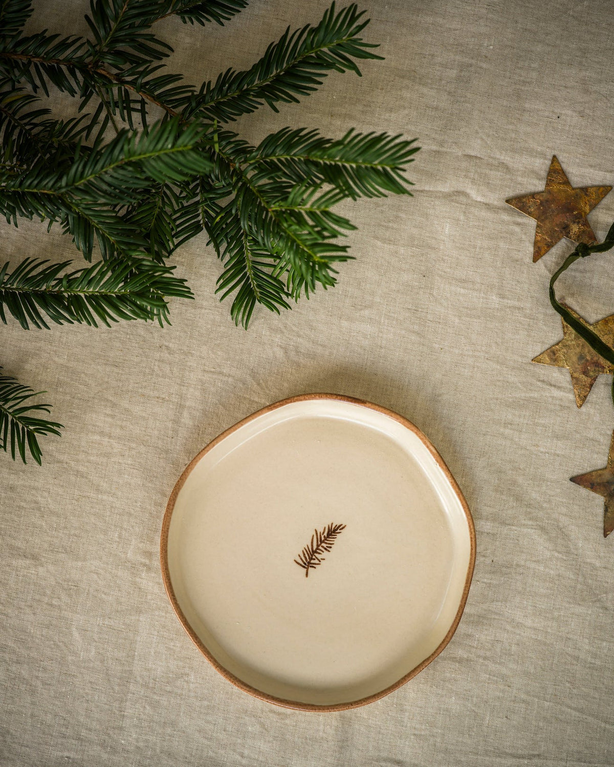 Hand-painted Plate / Pine