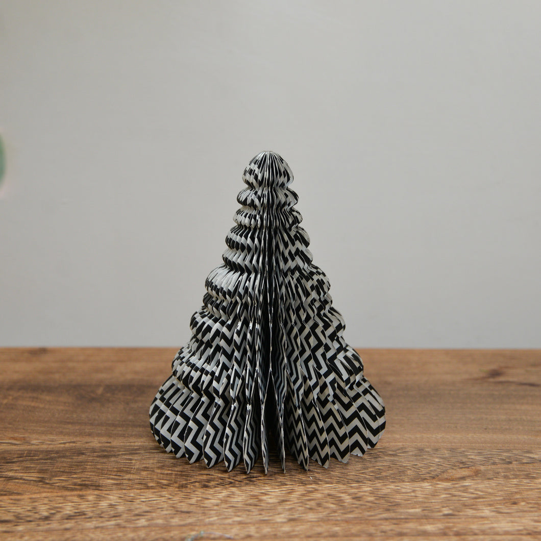 Paper Christmas Tree / Black and White Zig Zag