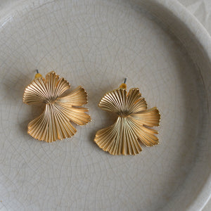 Julia Gynko Leaf Dangle Earrings