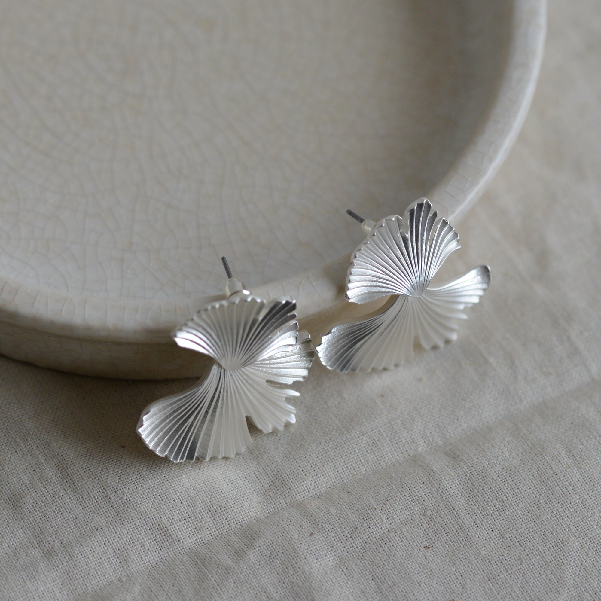 Julia Gynko Leaf Dangle Earrings
