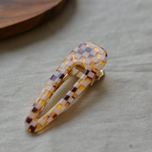 Load image into Gallery viewer, New Lucia Resin Hairclip / Various Colours