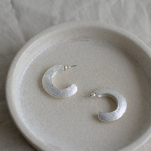 Load image into Gallery viewer, Samantha Half Circle Earrings