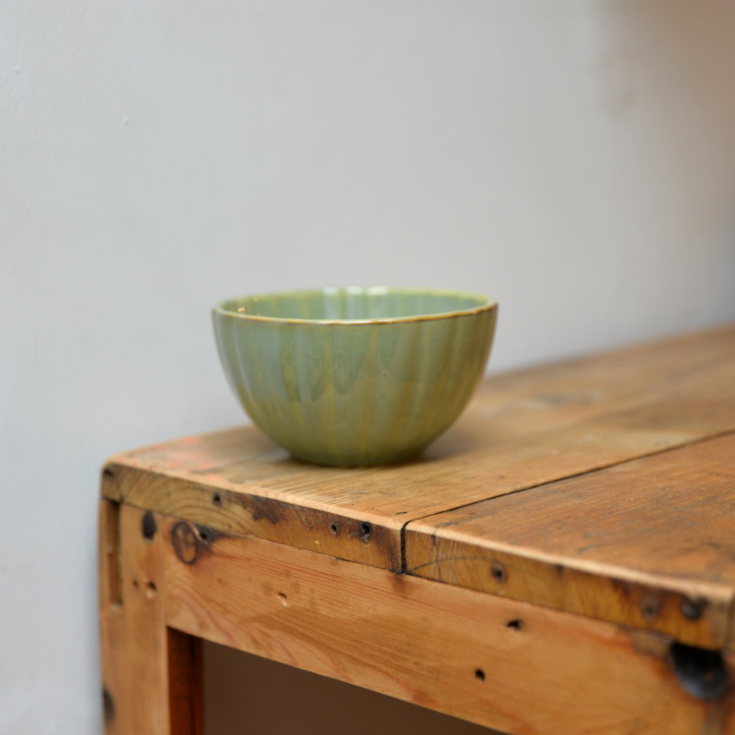 Scalloped Bowl  / Green