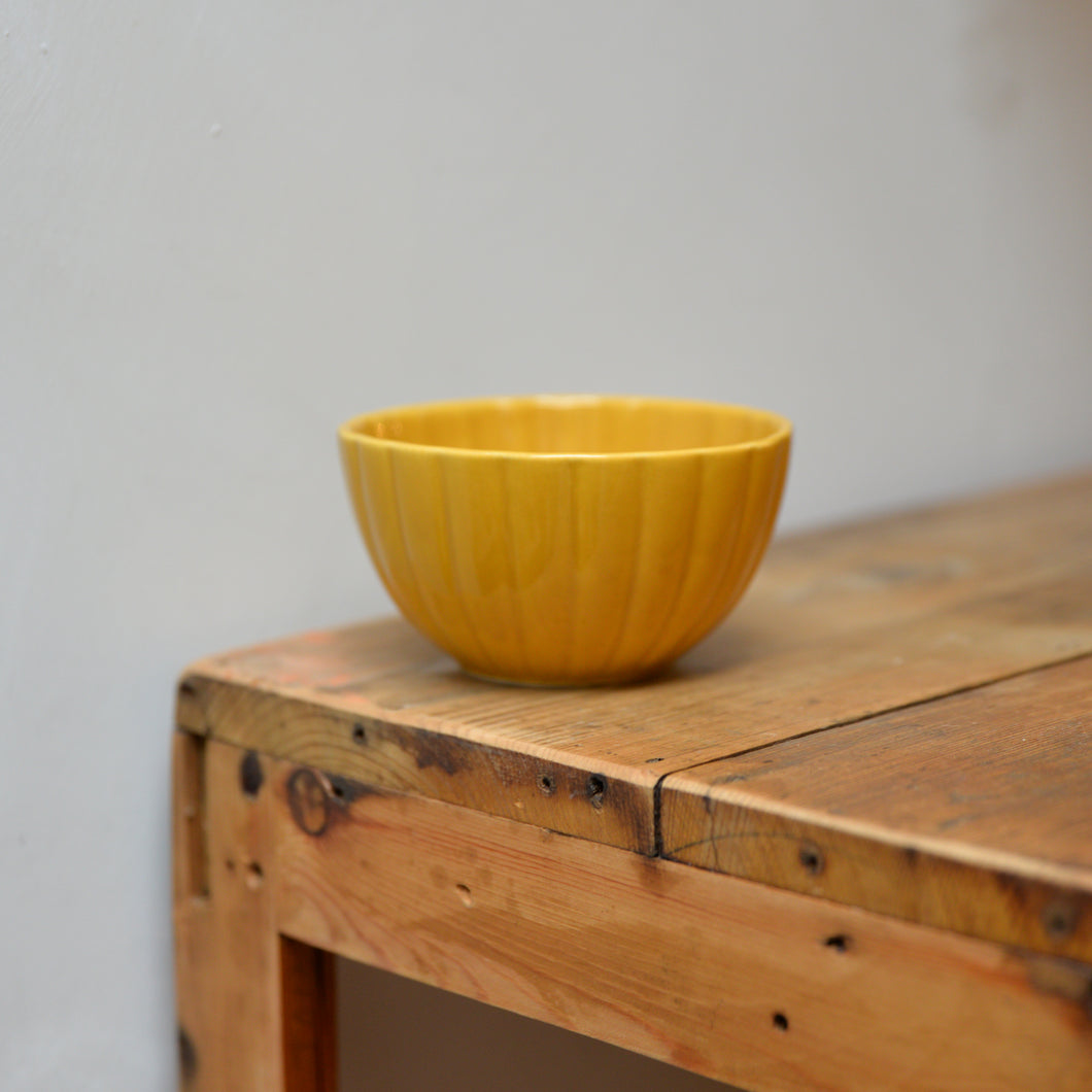 Scalloped Bowl / Yellow