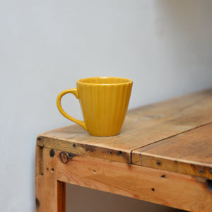 Latina Mug / Yellow