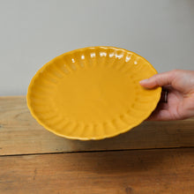 Load image into Gallery viewer, Scalloped Plate / Yellow