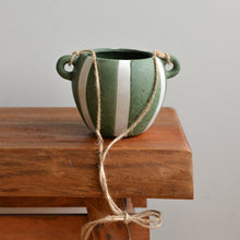 Load image into Gallery viewer, Nijaz Hanging Flower Pot / Green Stripe