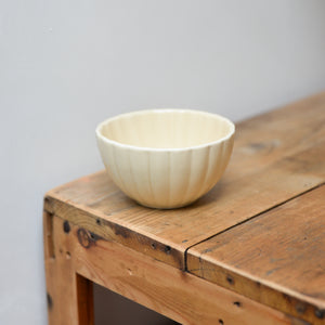 Scalloped Bowl / Beige