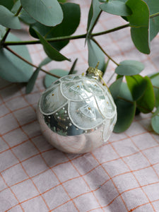 Christmas Baubles Seraphim / Snowy Garland