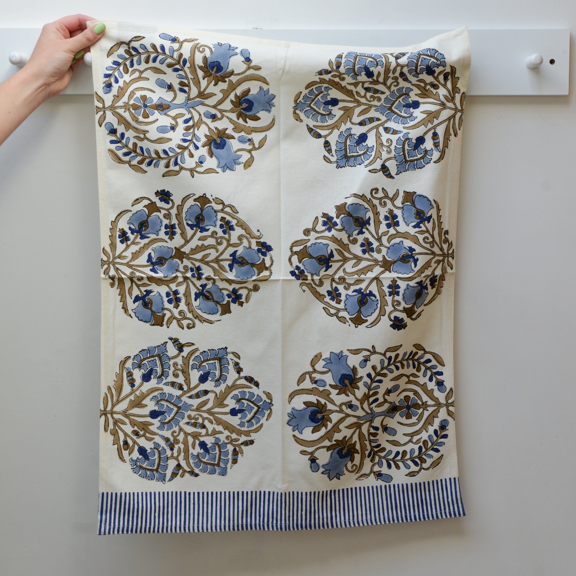 Juhi Floral Cotton Tea Towel / Blue