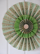 Load image into Gallery viewer, Paper Rosette Samira Artichoke 26 cm