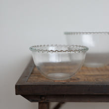 Load image into Gallery viewer, Pearl Glass Bowl / 16.5cm