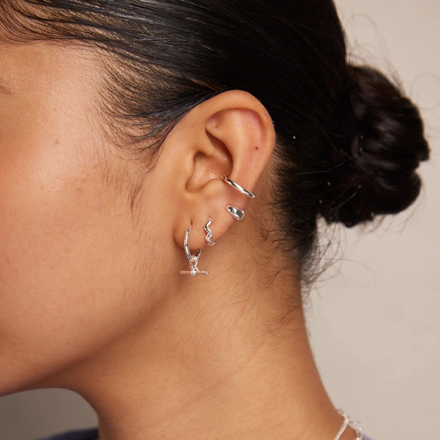 Dainty T-Bar Knot Hoop Earrings / 925 Silver Plated