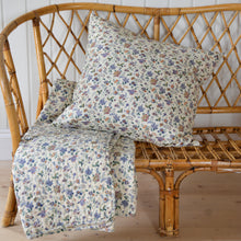 Load image into Gallery viewer, White Floral Cushion